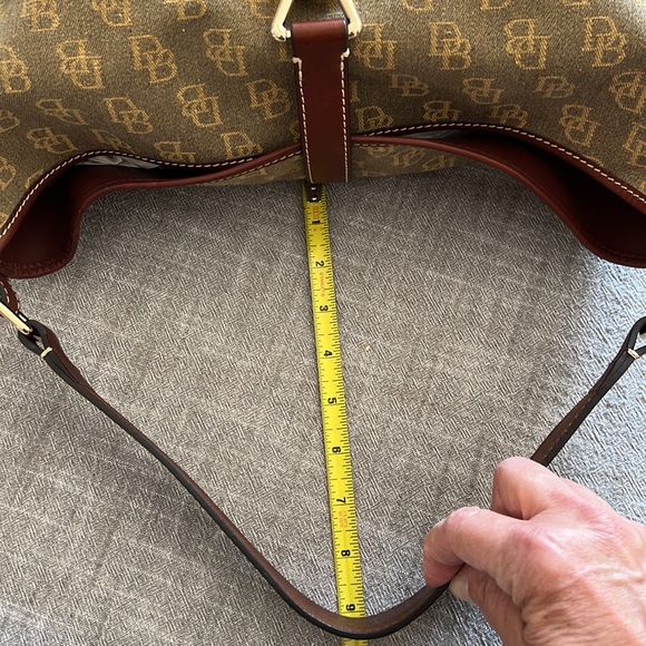 Dooney & Bourke classic monogram bucket bag - Picture 12 of 12